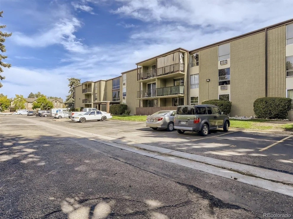 Unit for sale at 2231 S Vaughn Way, Aurora, CO 80014