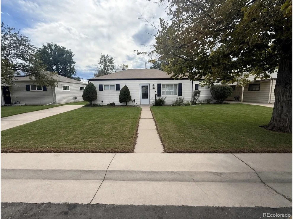 Unit for sale at 755 Uvalda St, Aurora, CO 80011