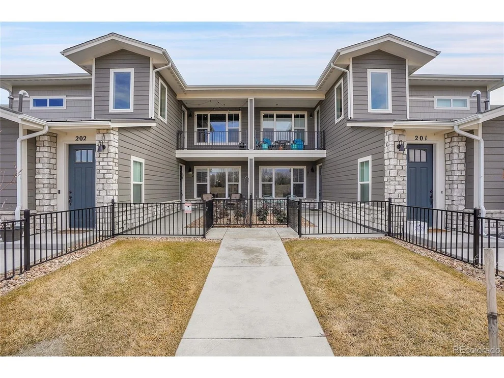 Unit for sale at 330 High Point Dr, Longmont, CO 80504