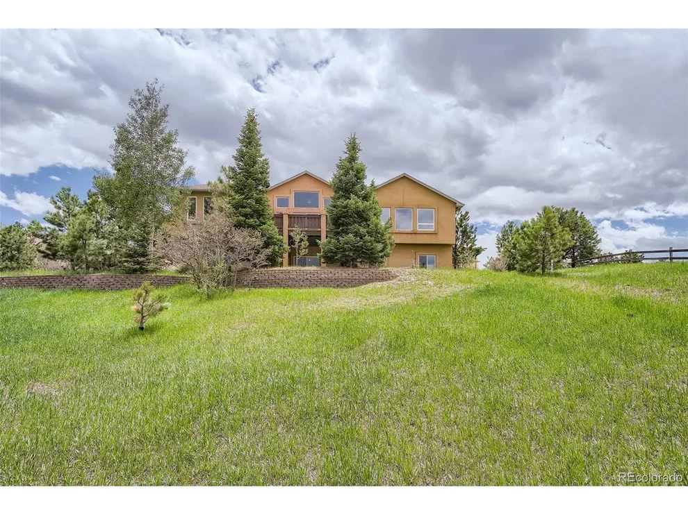 Unit for sale at 17902 New London Rd, Monument, CO 80132