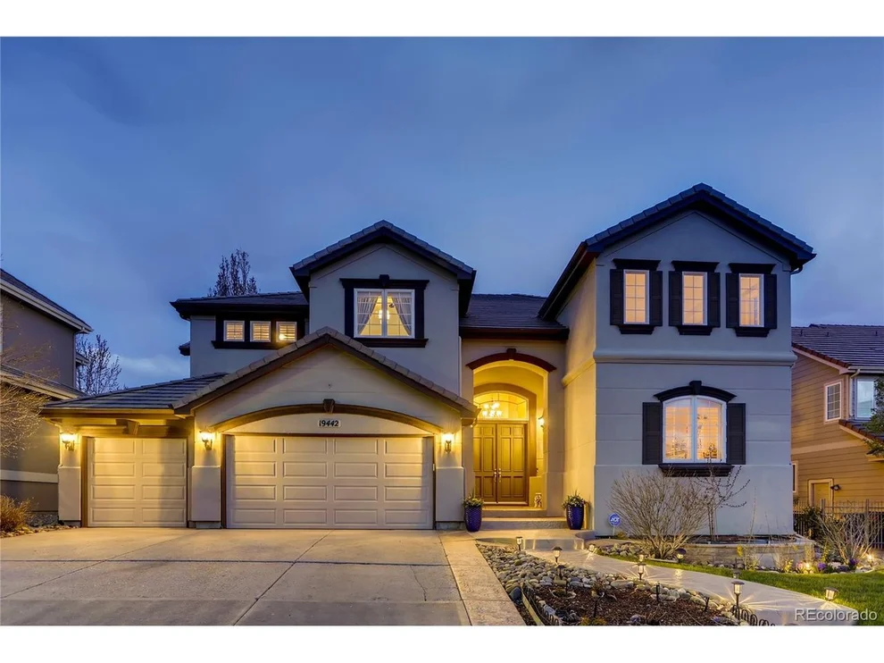 Unit for sale at 19442 E Pinewood Dr, Aurora, CO 80016