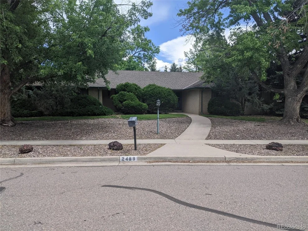 Unit for sale at 2489 S Chase Ln, Lakewood, CO 80227