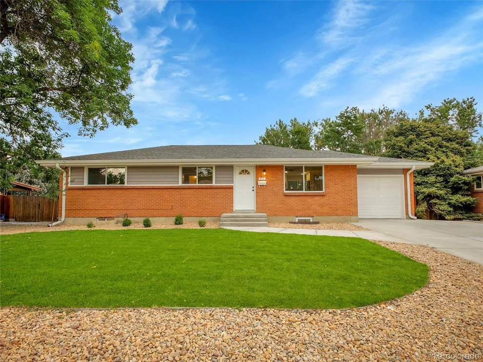 Unit for sale at 215 E Panama Dr, Centennial, CO 80121