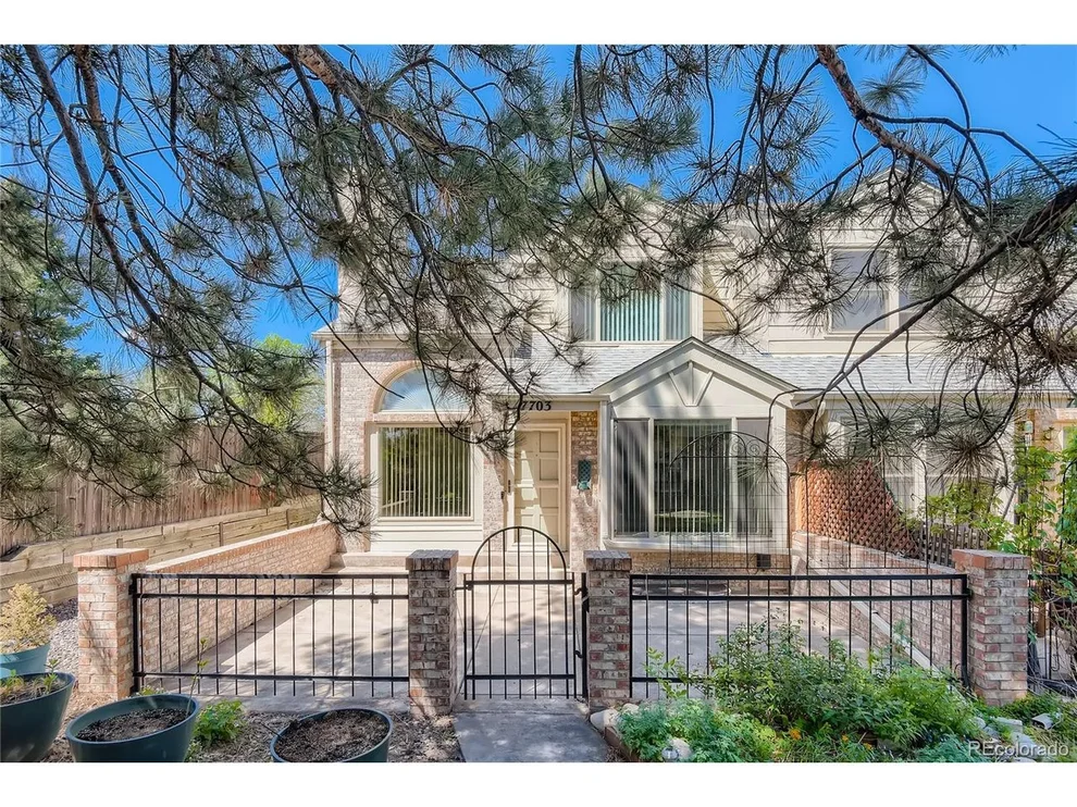 Unit for sale at 7703 S Cove Cir, Centennial, CO 80122