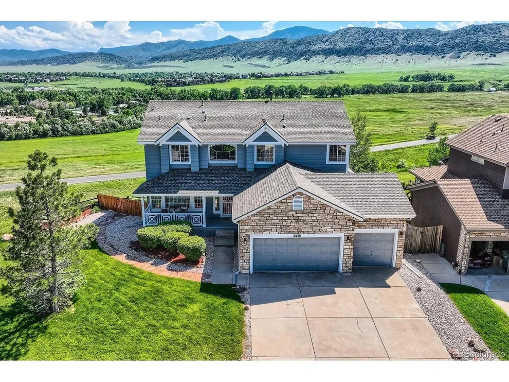 Unit for sale at 8915 S Field Ct, Littleton, CO 80128