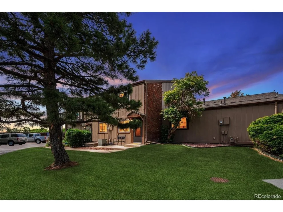Unit for sale at 7700 W Glasgow Pl, Littleton, CO 80128