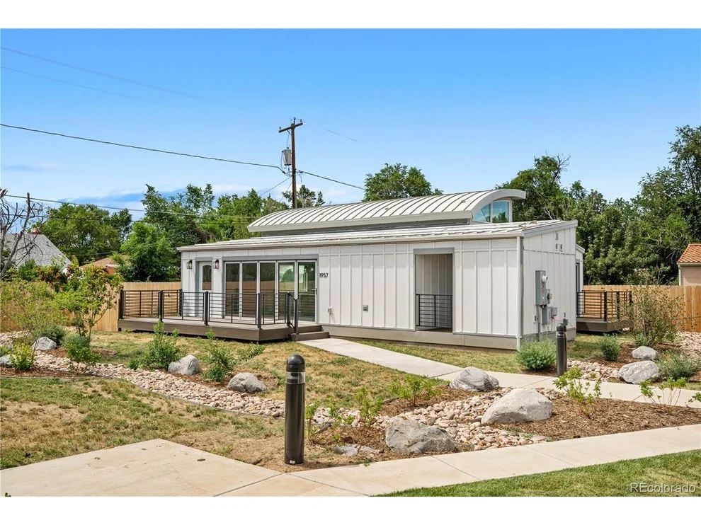 Unit for sale at 1957 Blackhawk St, Aurora, CO 80011