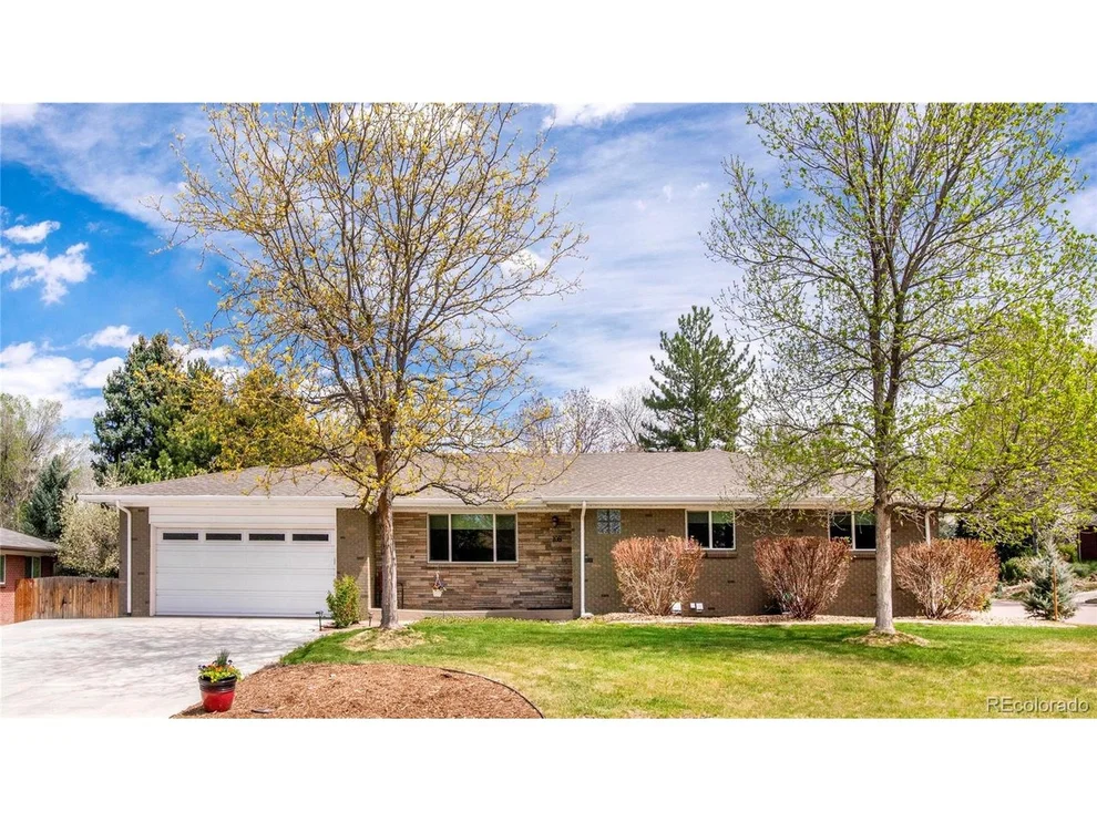 Unit for sale at 105 W Peakview Ave, Littleton, CO 80120