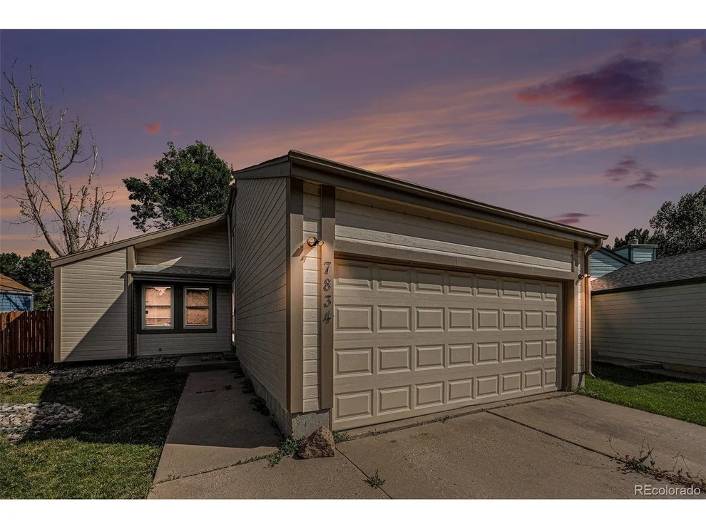 Unit for sale at 7834 S Windermere Cir, Littleton, CO 80120
