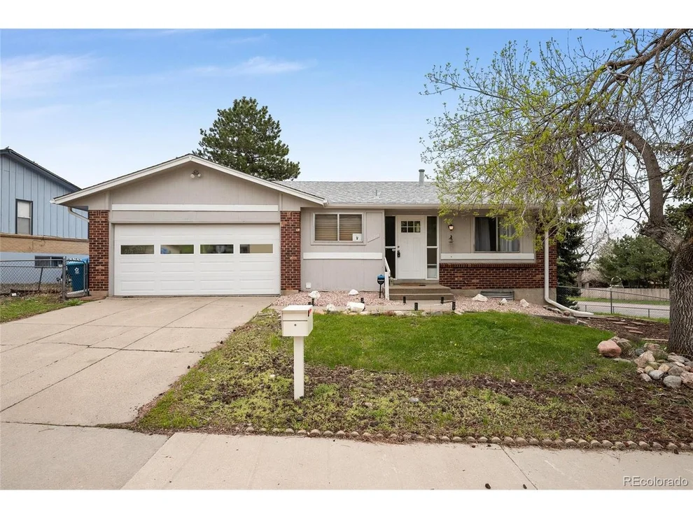 Unit for sale at 12711 W Jewell Cir, Lakewood, CO 80228