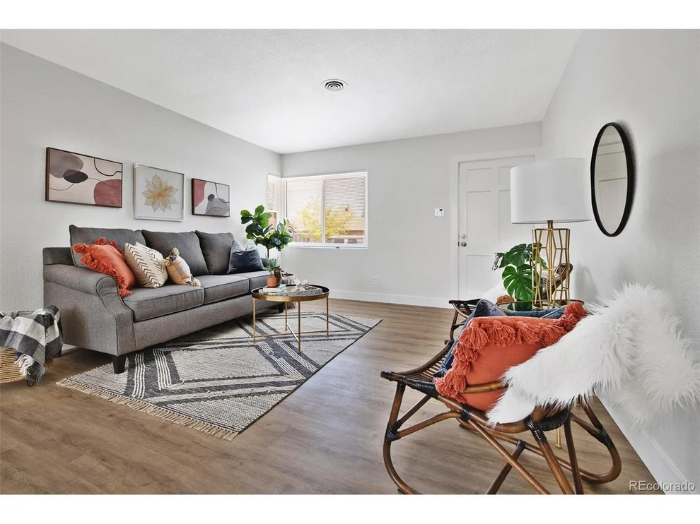 Unit for sale at 961 Tucson St, Aurora, CO 80011