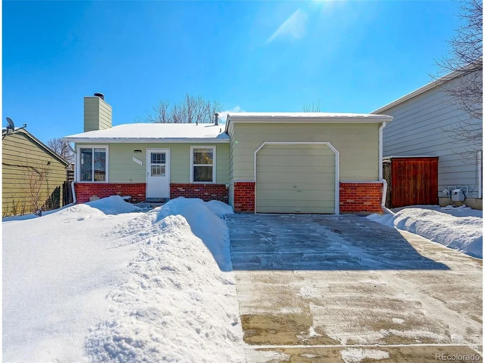 Unit for sale at 4856 S Quintero Cir, Aurora, CO 80015