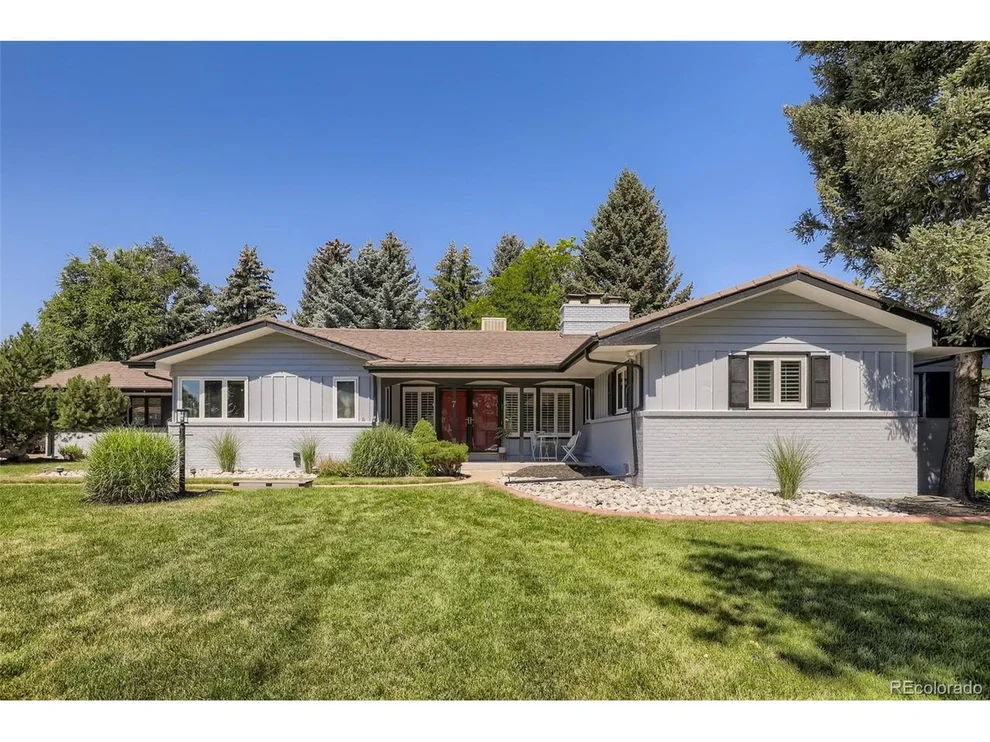 Unit for sale at 7 Robincrest Ln, Littleton, CO 80123