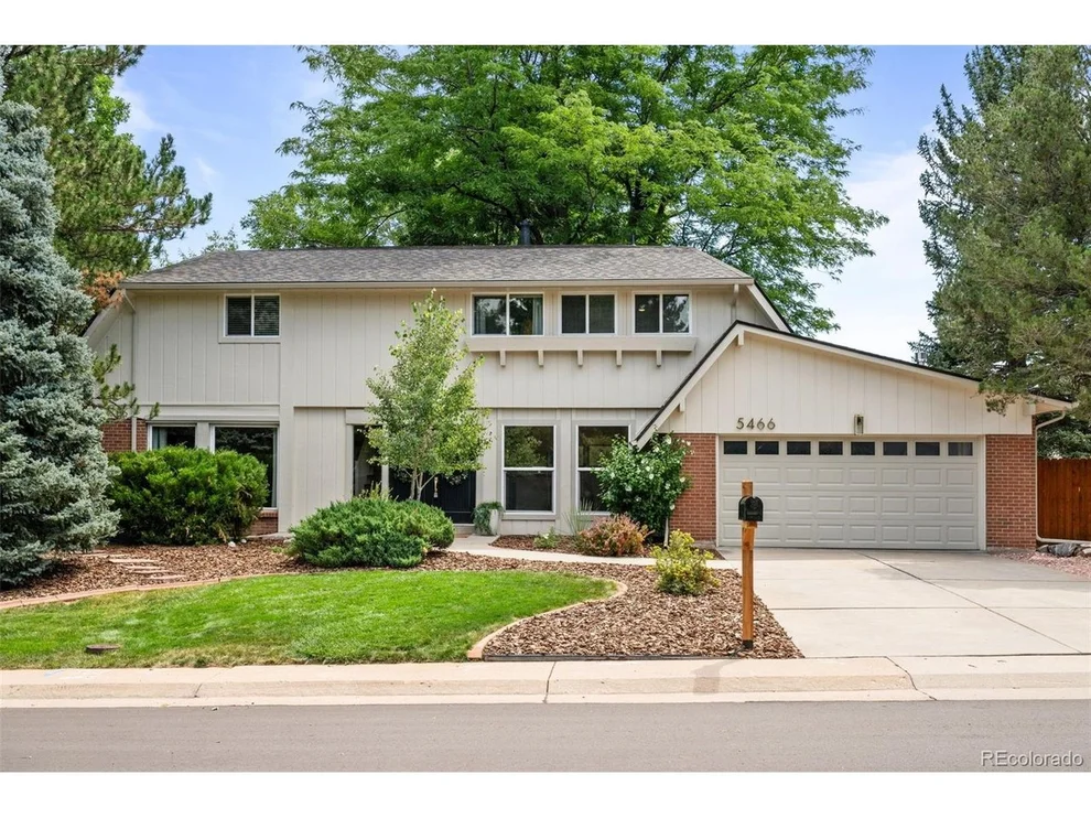 Unit for sale at 5466 W Portland Dr, Littleton, CO 80128