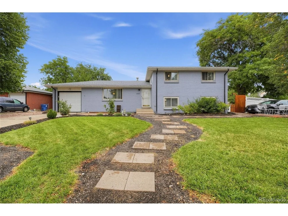 Unit for sale at 6805 W Ellsworth Ave, Lakewood, CO 80226