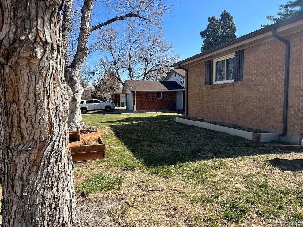 Unit for sale at 202 Victor St, Aurora, CO 80011
