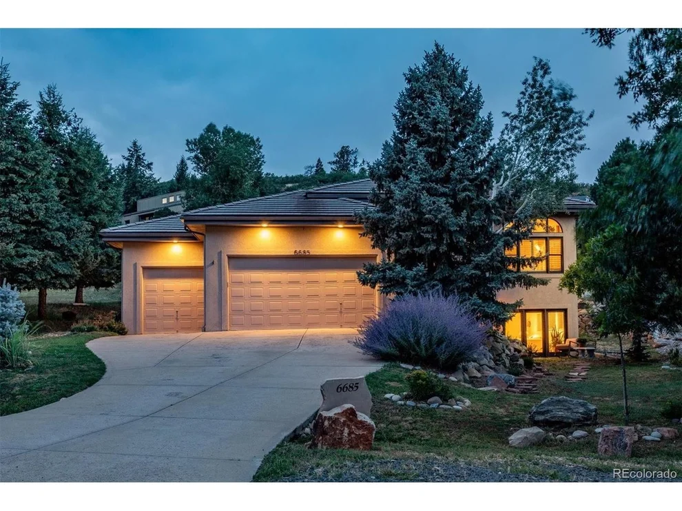 Unit for sale at 6685 Roxborough Dr, Littleton, CO 80125