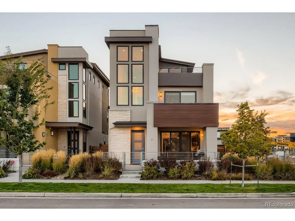 Unit for sale at 21 S Oneida Ct, Denver, CO 80230