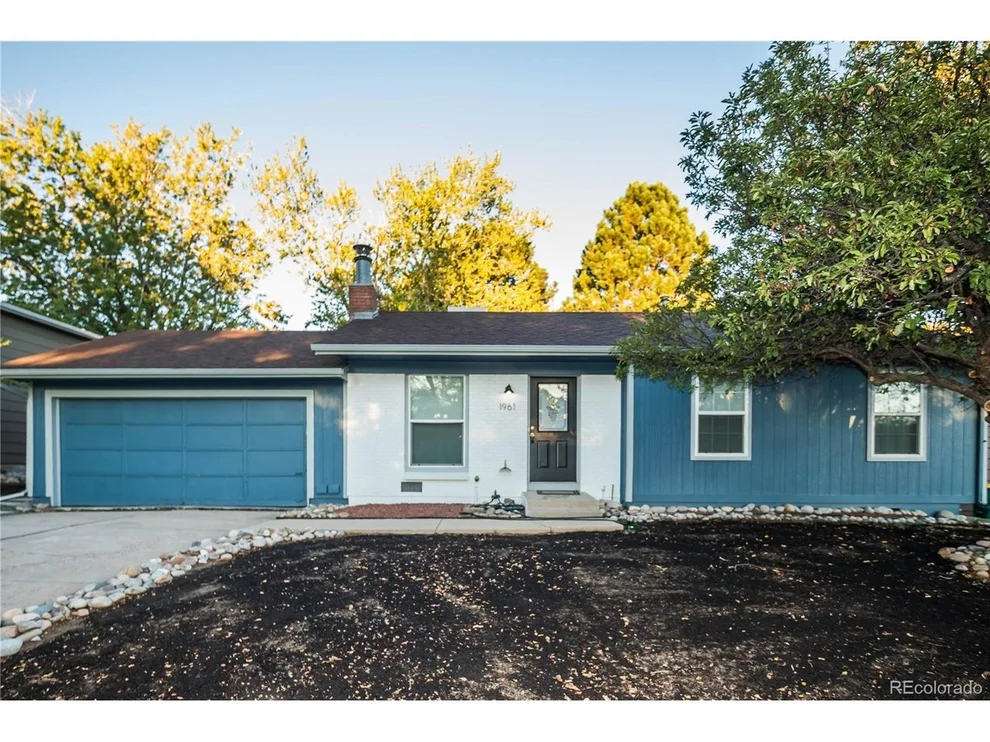 Unit for sale at 1961 S Ivory Way, Aurora, CO 80013
