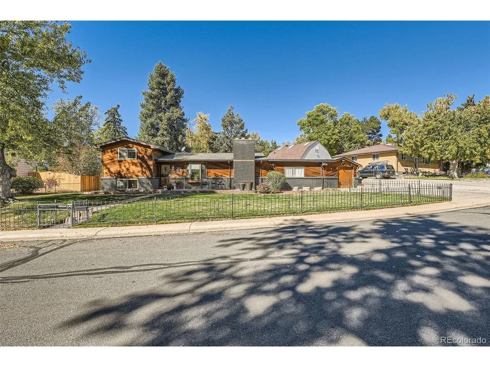 Unit for sale at 975 S Queen Way, Lakewood, CO 80226