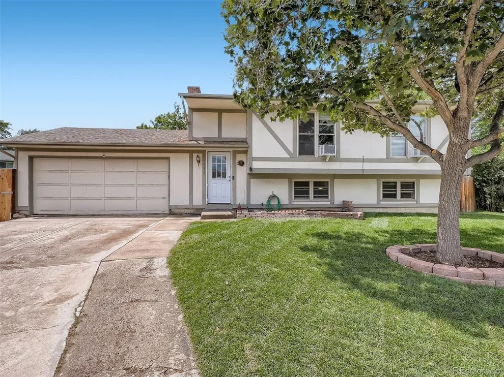 Unit for sale at 8539 W Duquesne Dr, Lakewood, CO 80227