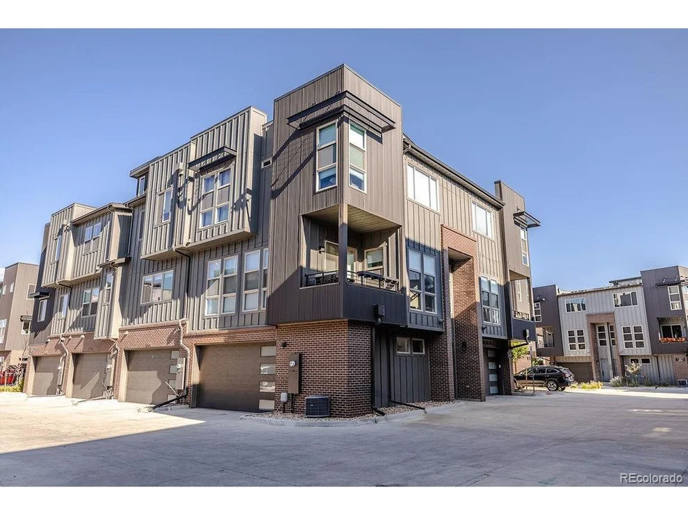 Unit for sale at 2689 W Bellewood Dr, Littleton, CO 80123