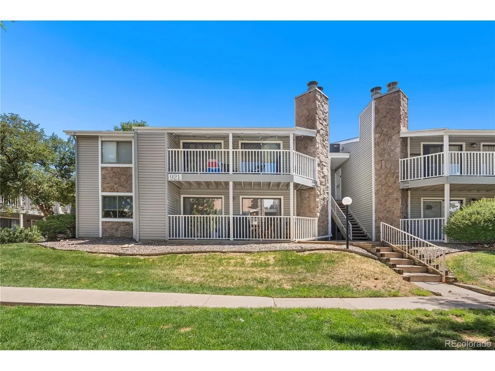 Unit for sale at 921 S Walden St, Aurora, CO 80017