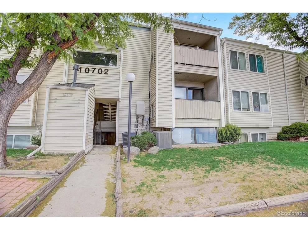Unit for sale at 10702 E Exposition Ave, Aurora, CO 80012