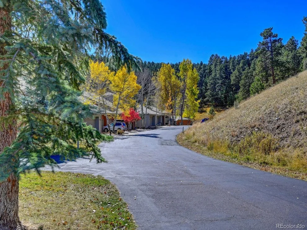 Unit for sale at 690 Ridgeside Dr, Golden, CO 80401