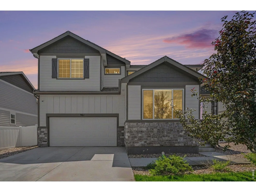 Unit for sale at 961 Ashbrook Dr, Windsor, CO 80550