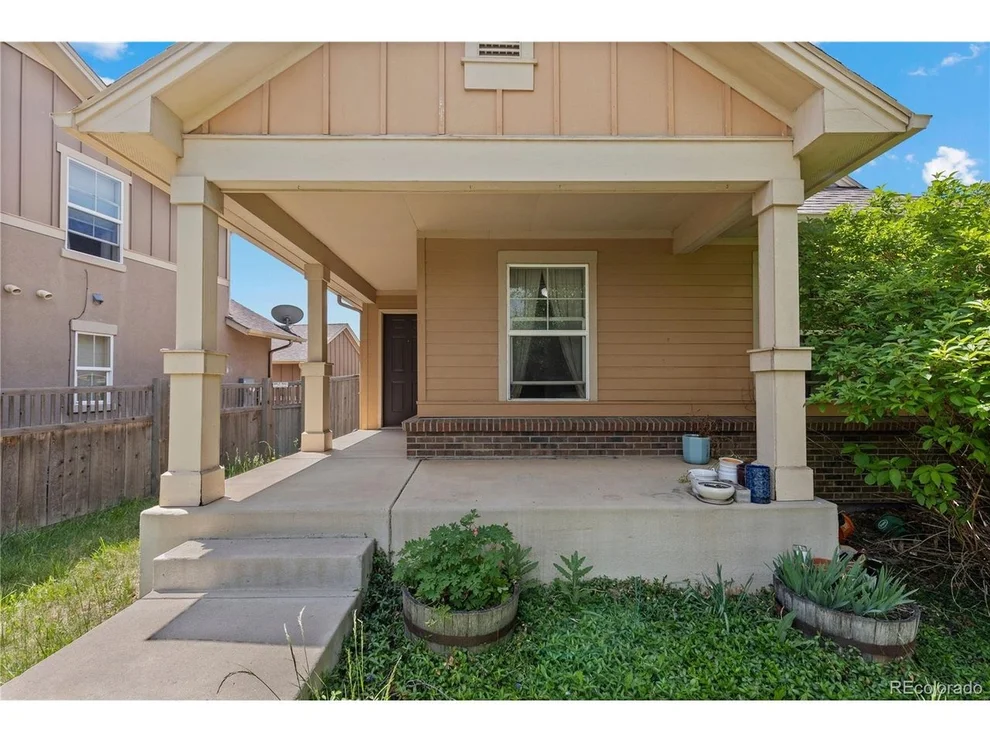 Unit for sale at 23317 E Saratoga Cir, Aurora, CO 80016