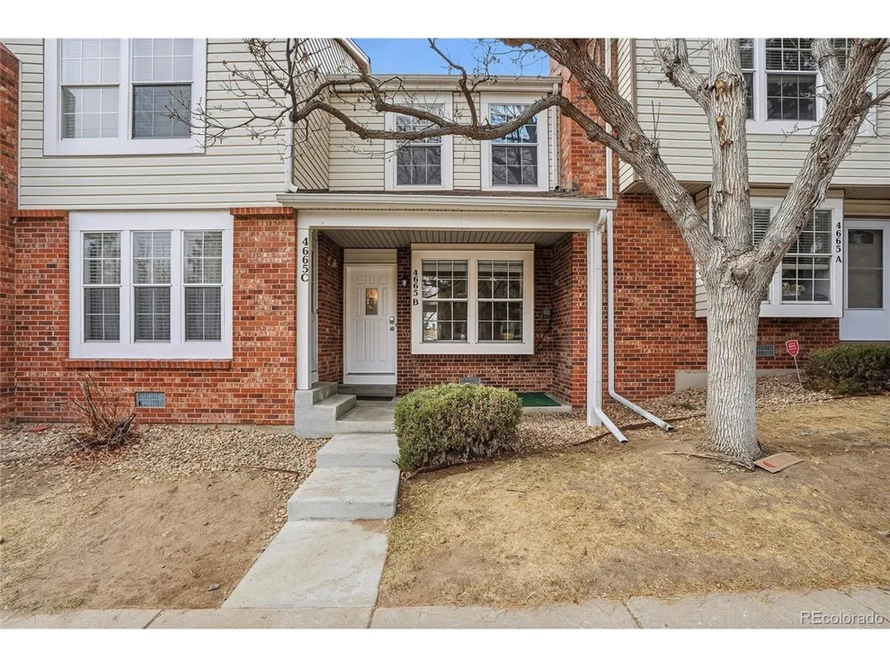 Unit for sale at 4665 S Dillon Ct, Aurora, CO 80015