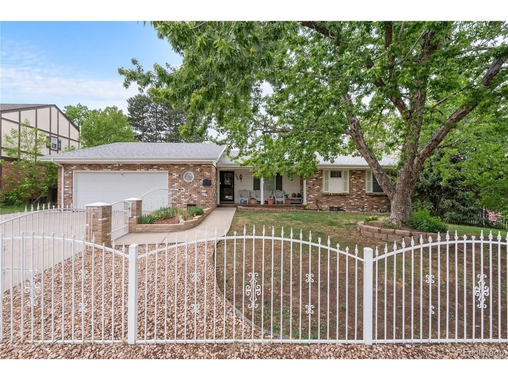 Unit for sale at 2647 S Linden Ct, Denver, CO 80222