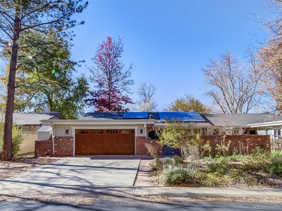 Unit for sale at 895 Roxwood Ln, Boulder, CO 80303