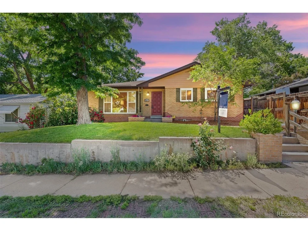 Unit for sale at 4031 S Delaware St, Englewood, CO 80110
