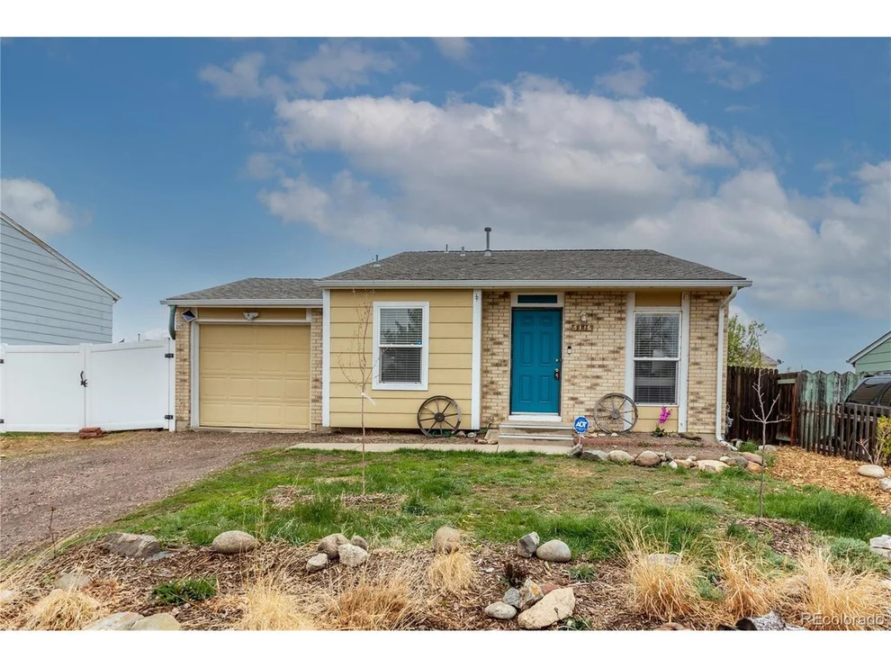 Unit for sale at 5116 Deephaven Ct, Denver, CO 80239