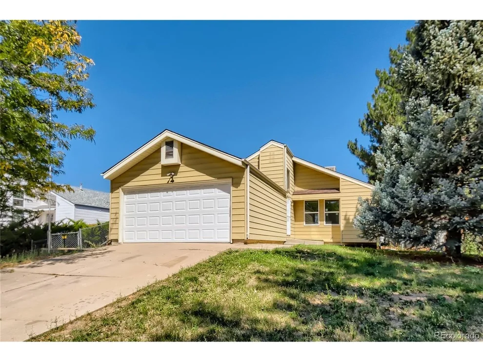 Unit for sale at 11541 E 1st Ave, Aurora, CO 80010