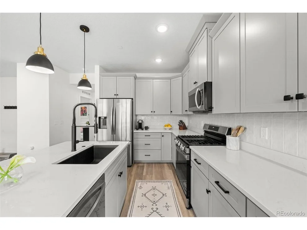 Unit for sale at 10062 W Victoria Pl, Littleton, CO 80128