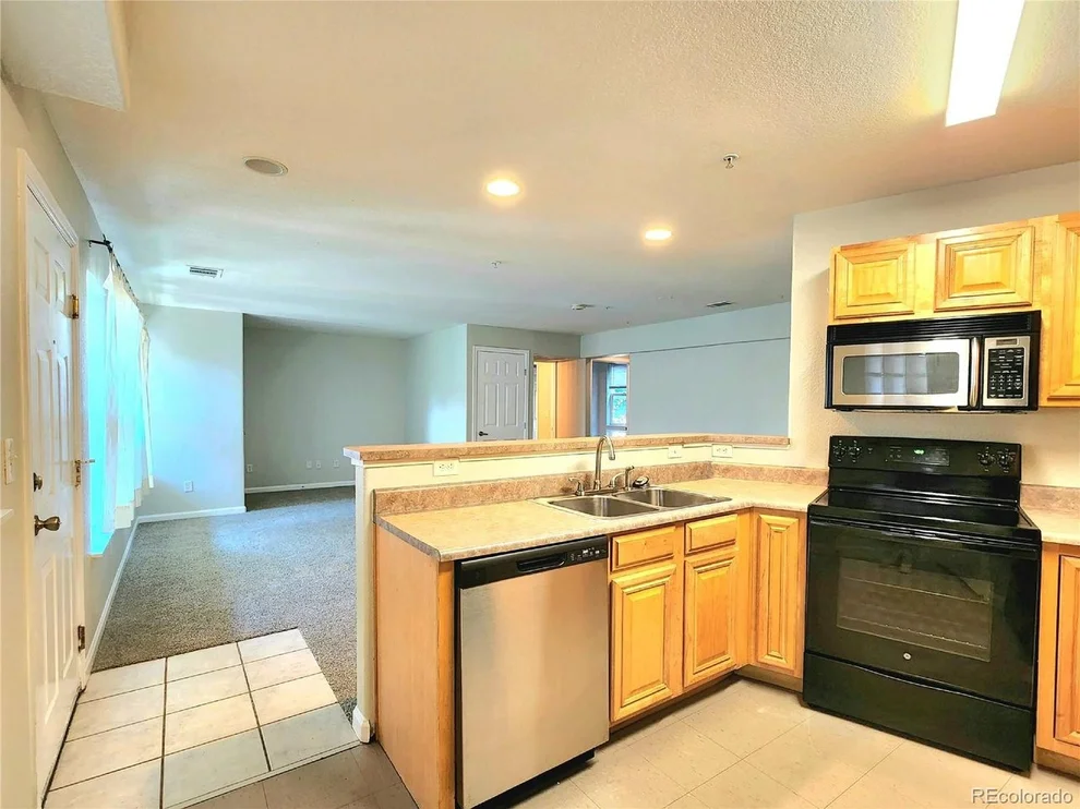 Unit for sale at 5201 S Fox St, Littleton, CO 80120