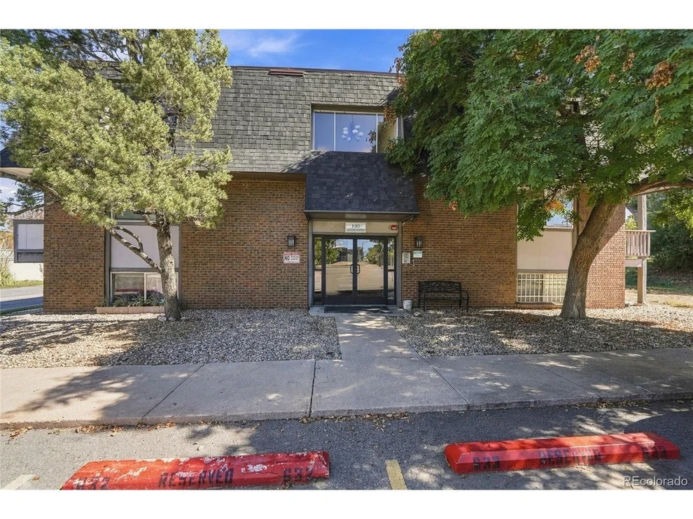 Unit for sale at 130 E Highline Cir, Centennial, CO 80122