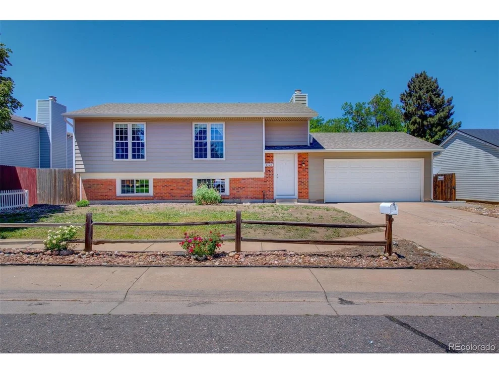 Unit for sale at 1121 S Lewiston St, Aurora, CO 80017