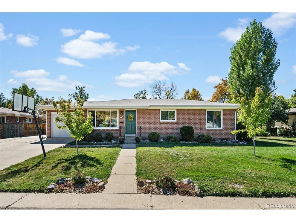 Unit for sale at 3310 W Aqueduct Ave, Littleton, CO 80123