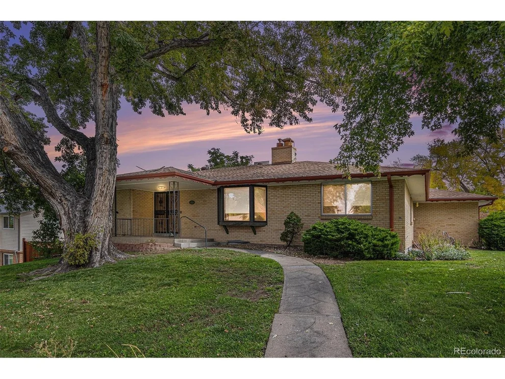 Unit for sale at 3906 Hoyt Ct, Wheat Ridge, CO 80033