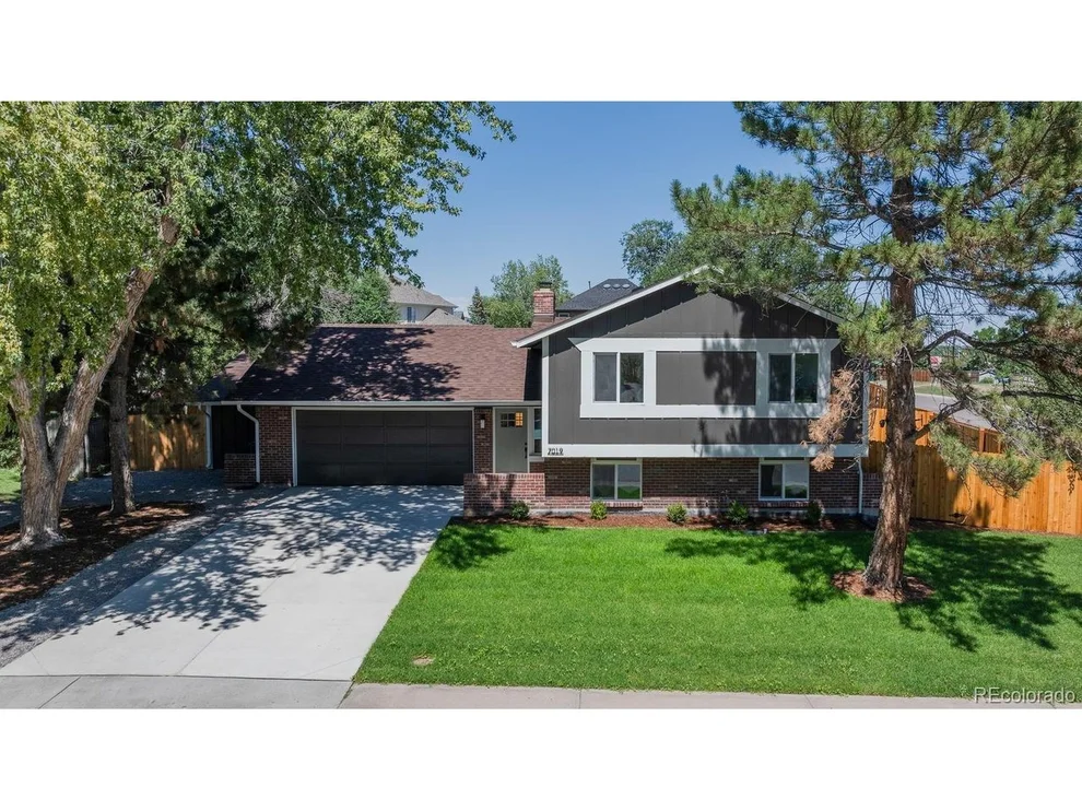 Unit for sale at 7019 W Portland Ave, Littleton, CO 80128