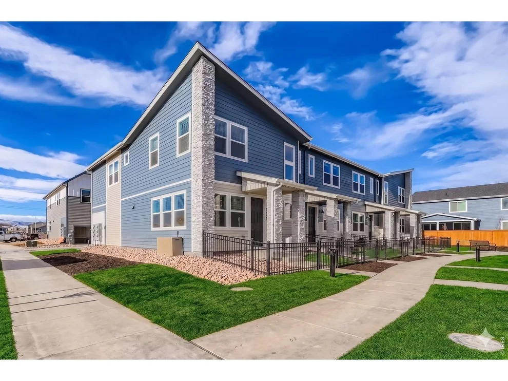 Unit for sale at 2819 Bear Springs Cir, Longmont, CO 80503