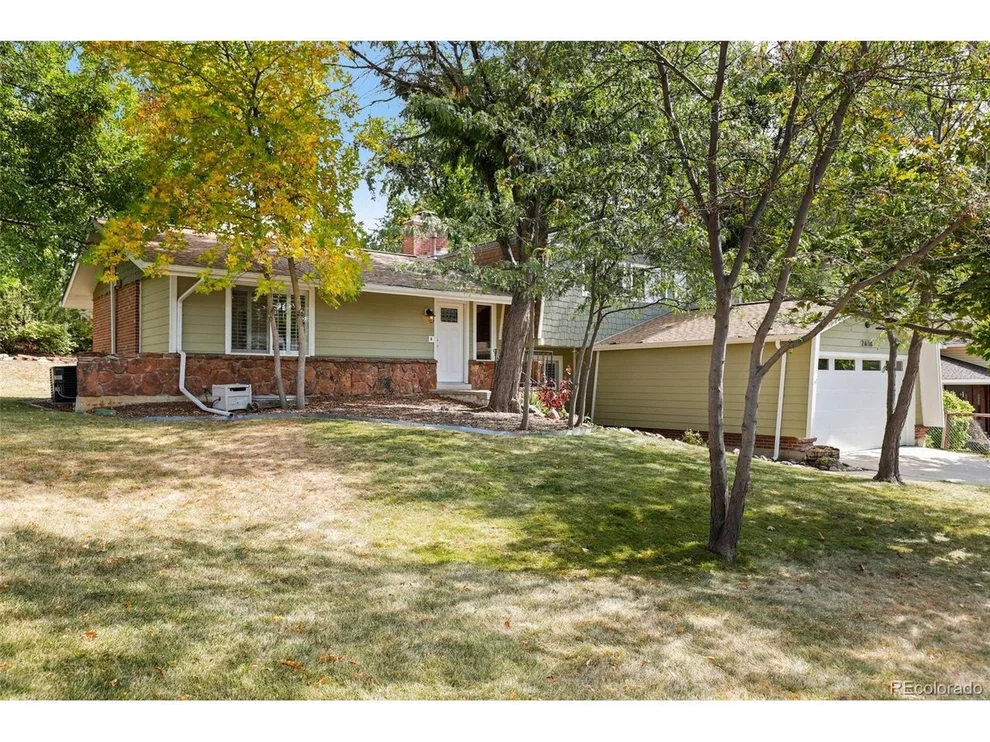 Unit for sale at 2618 S Wadsworth Way, Lakewood, CO 80227