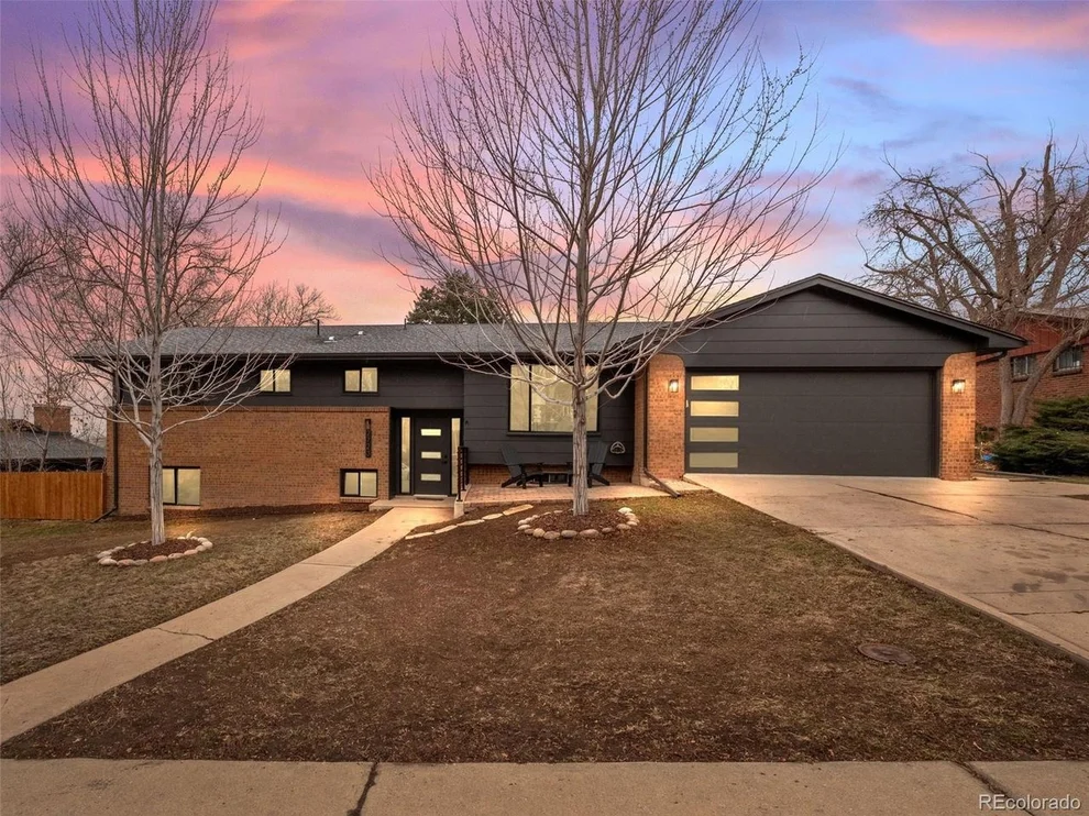 Unit for sale at 2723 S Knoxville Way, Denver, CO 80227