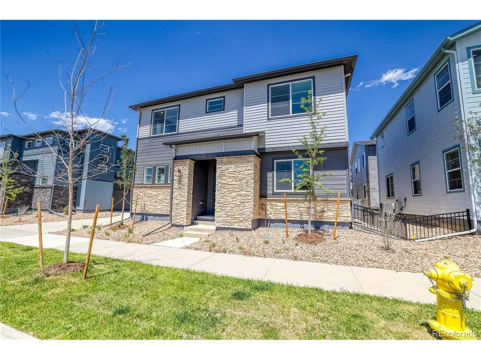 Unit for sale at 23951 E 40th Ave, Aurora, CO 80019
