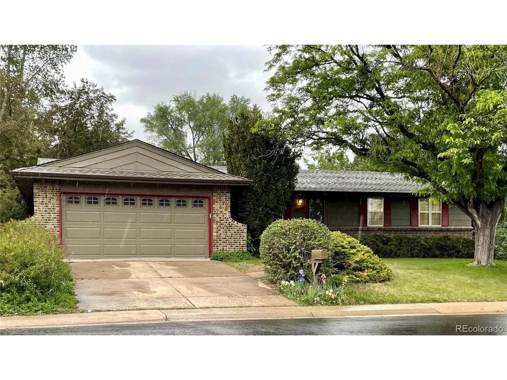 Unit for sale at 3037 S Alton Ct, Denver, CO 80231