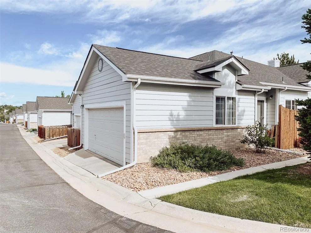 Unit for sale at 18486 E Columbia Cir, Aurora, CO 80013